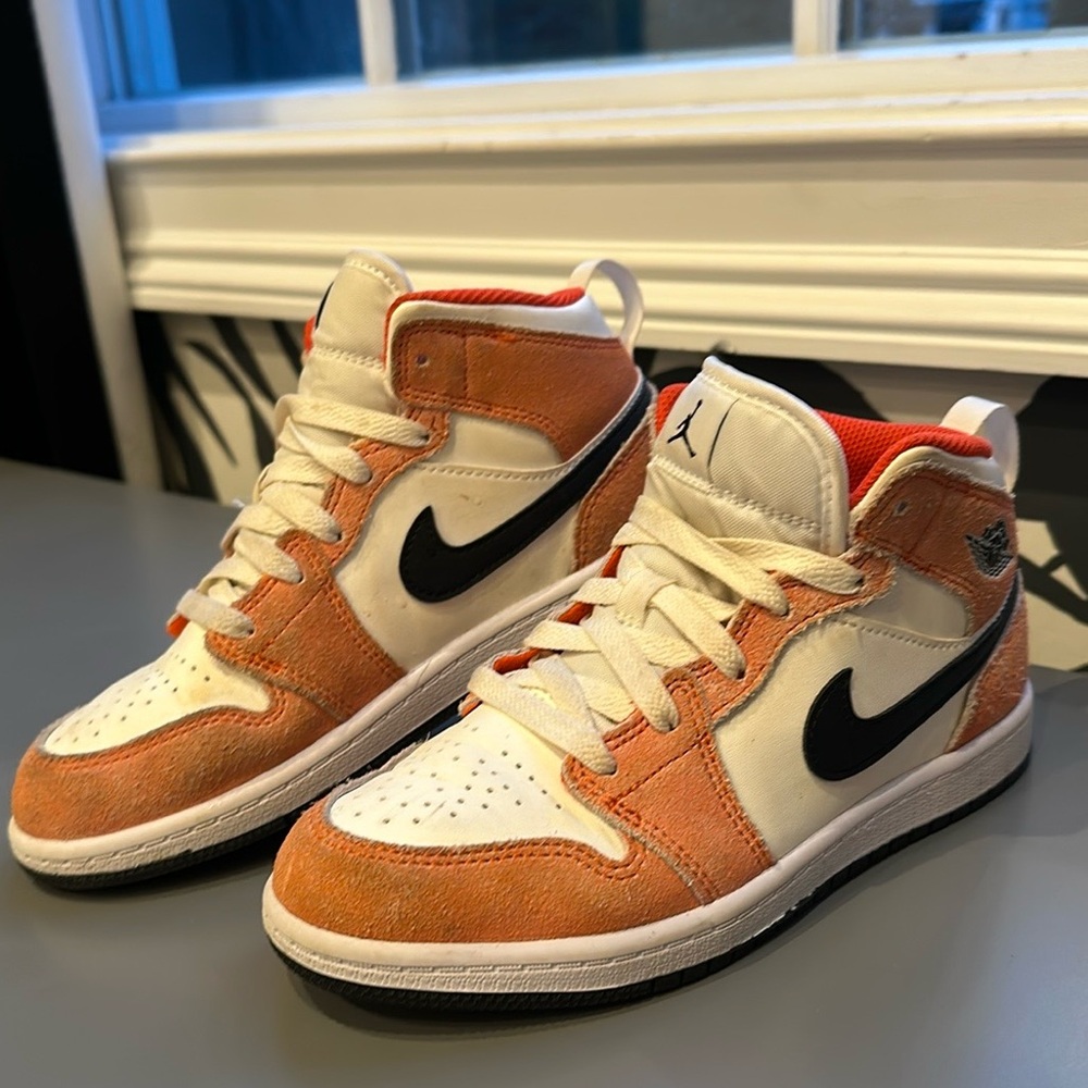 Air Jordan Kids Mid SE Sneakers
